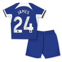 Chelsea Reece James #24 Replika babykläder Hemmaställ Barn 2023-24 Kortärmad (+ korta byxor)